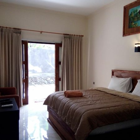 Family Garden Homestay Mangsit ภายนอก รูปภาพ