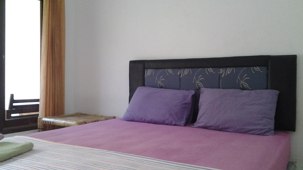 Family Garden Homestay Mangsit ภายนอก รูปภาพ