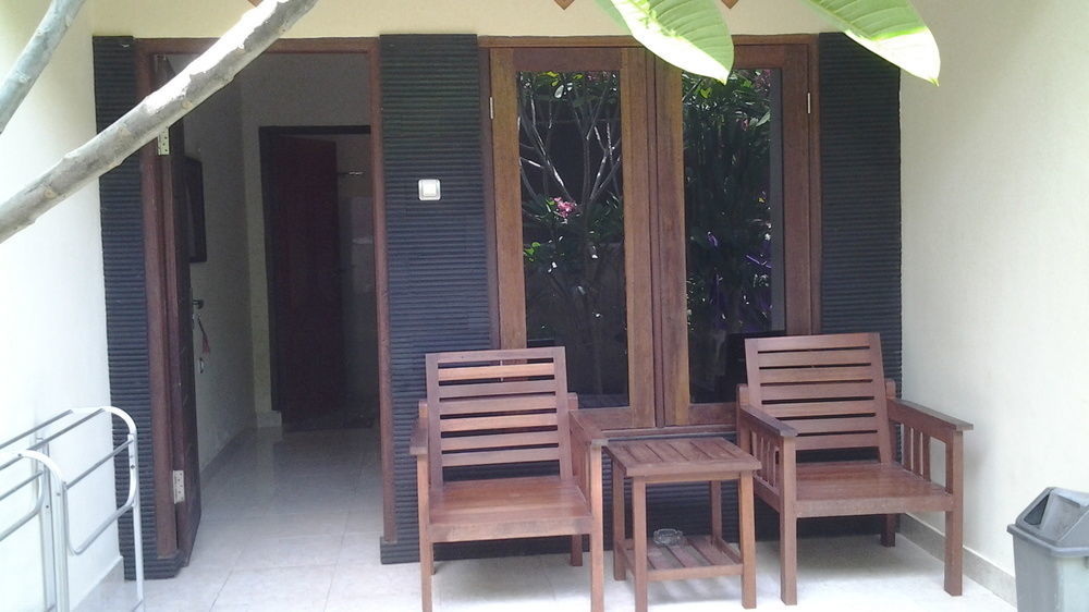 Family Garden Homestay Mangsit ภายนอก รูปภาพ