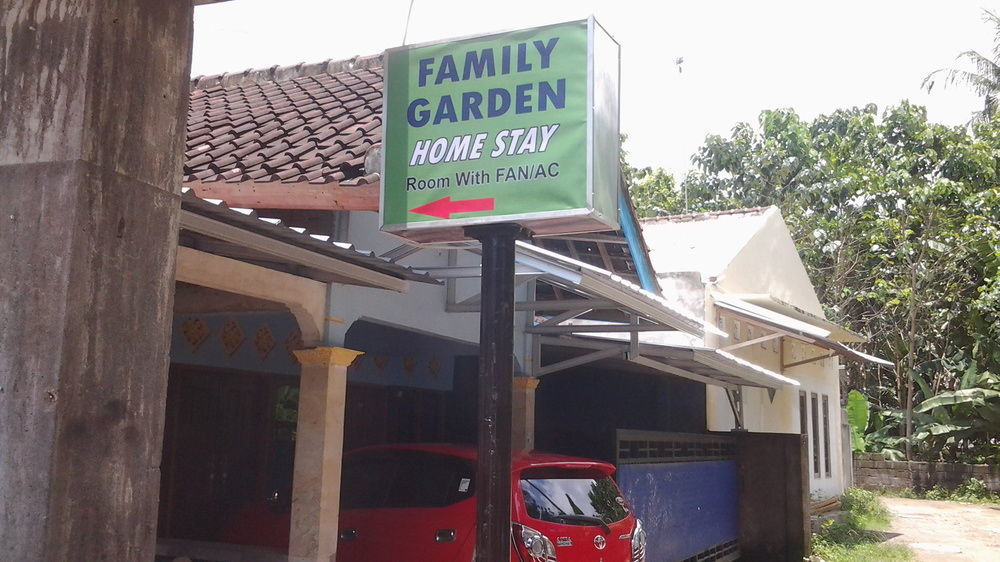 Family Garden Homestay Mangsit ภายนอก รูปภาพ