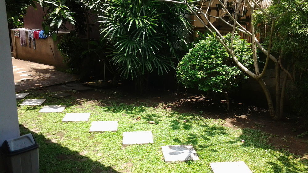 Family Garden Homestay Mangsit ภายนอก รูปภาพ