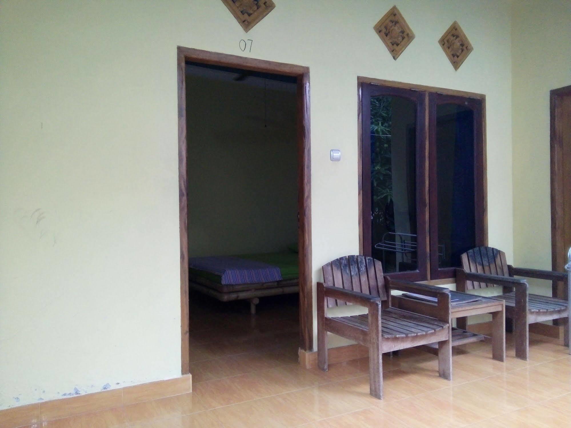 Family Garden Homestay Mangsit ภายนอก รูปภาพ