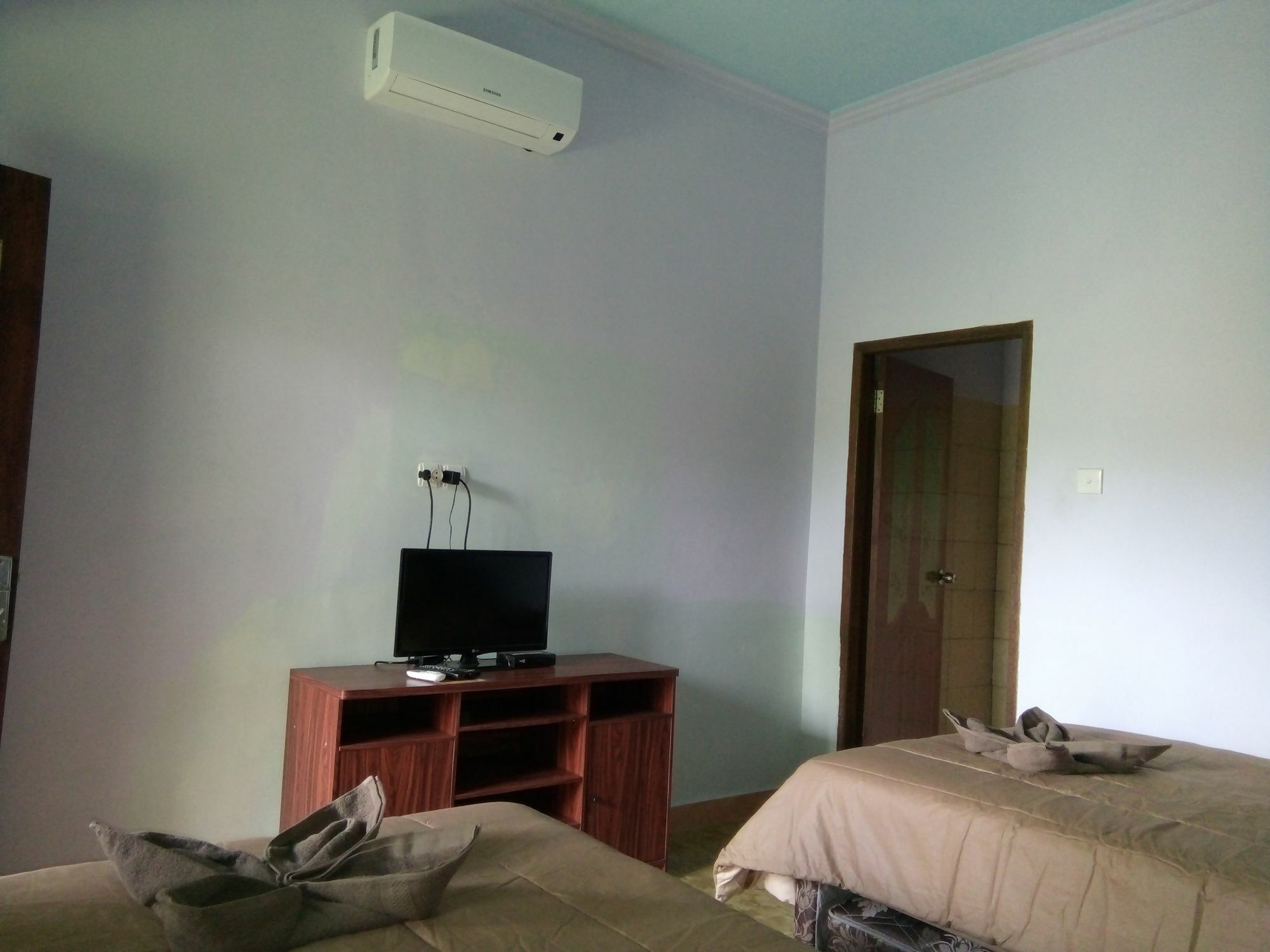 Family Garden Homestay Mangsit ภายนอก รูปภาพ